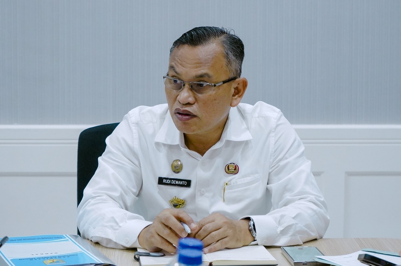 Mungkin gambar 1 orang