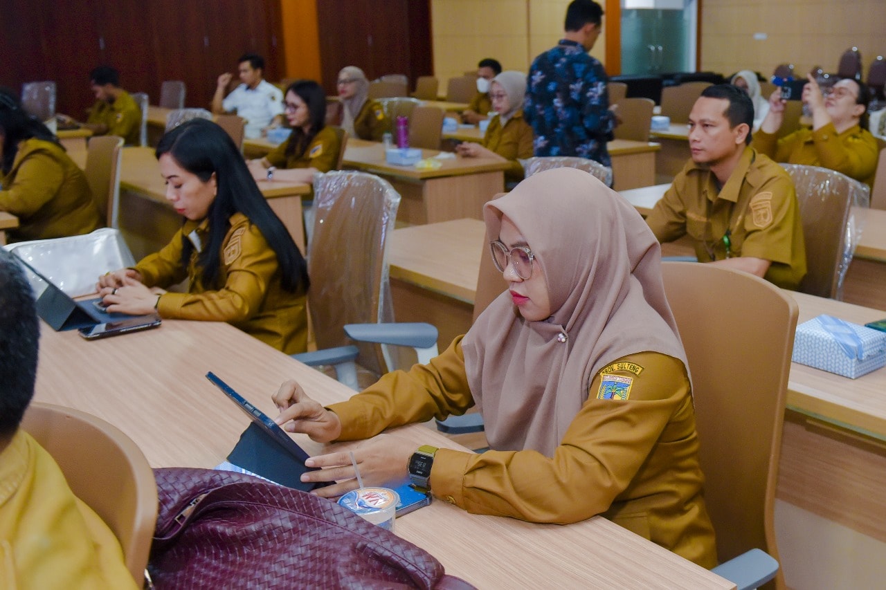 Mungkin gambar 11 orang dan teks